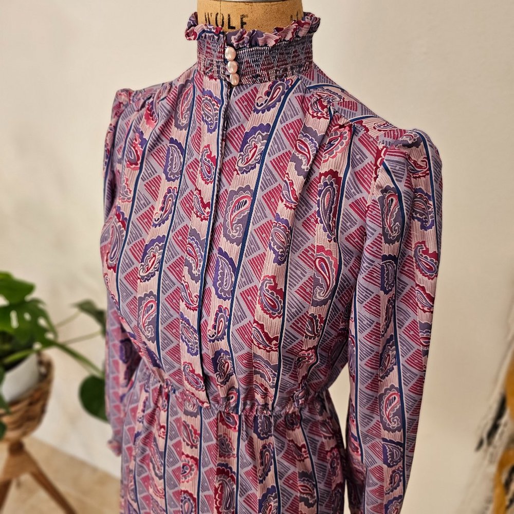 80s Vintage Bedford Fair Paisley Print with High Collar - Made In USA